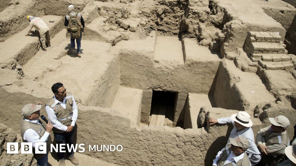 Descubren en Perú tumba intacta de la élite Chimú con 600 años de antigüedad