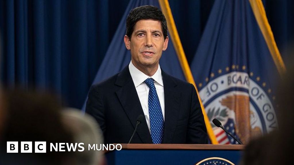 La Reserva Federal de EE. UU. desafía a Trump y eleva las tasas de interés para frenar la inflación