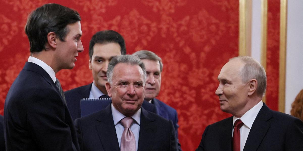Putin recibe a enviados de Trump en Moscú y califica de difícil la situación en Ucrania