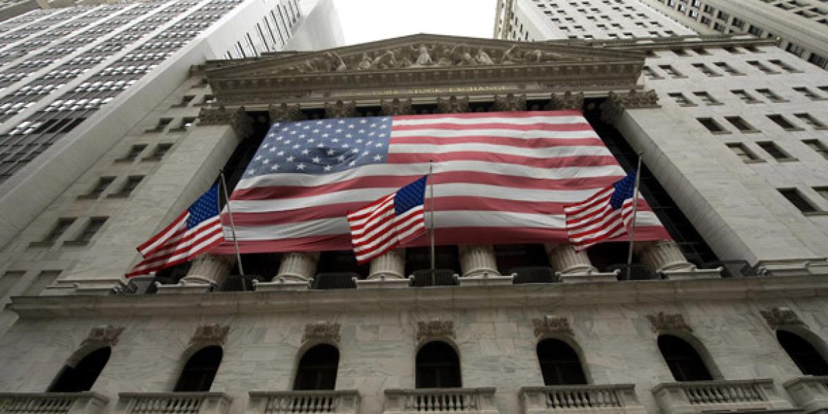 Wall Street cierra al alza ante la expectativa por el reporte de empleo en EU