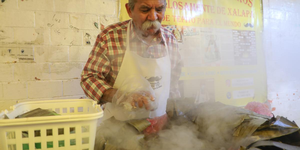 Radiografía de la comida callejera en CDMX: el 41.9% de los puestos opera en zonas de ingresos medios