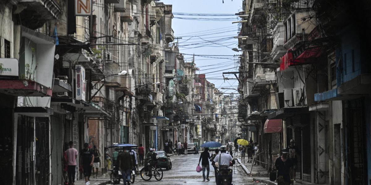 Embajada de EE. UU. en Cuba emite alertas por alza en delincuencia y crisis sanitaria