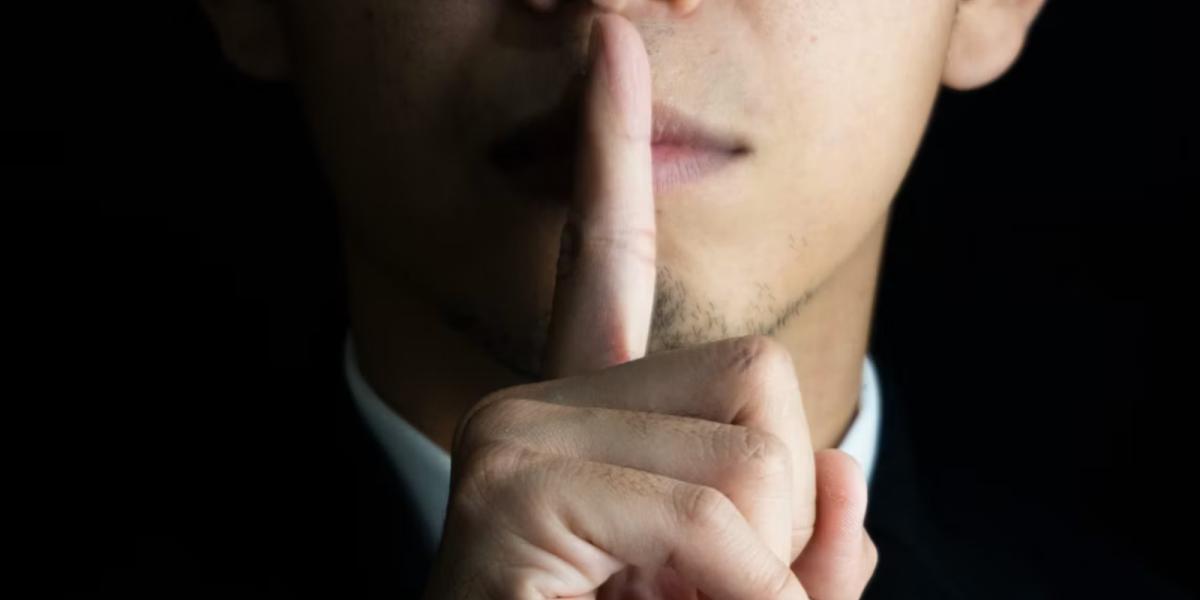 El silencio corporativo: una estrategia que comunica más de lo que las empresas imaginan