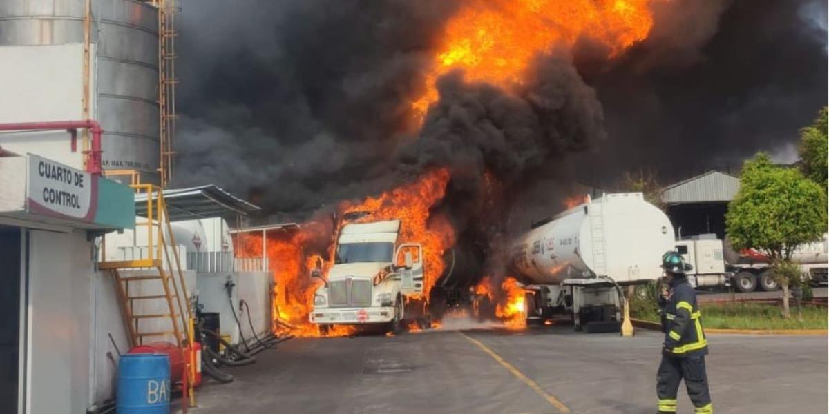 Incendio de grandes proporciones moviliza a cuerpos de emergencia en Tlalnepantla