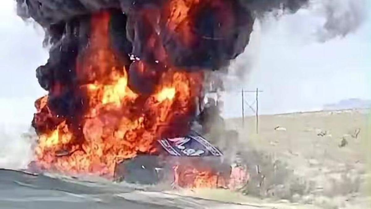 Explosión de pipa obliga al cierre total de la carretera a Ciudad Juárez