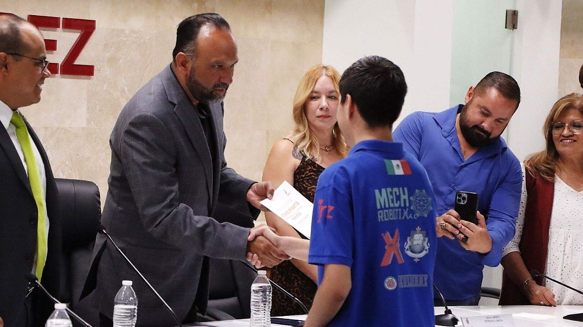 Joven juarense desarrolla inteligencia artificial para combatir el acoso escolar