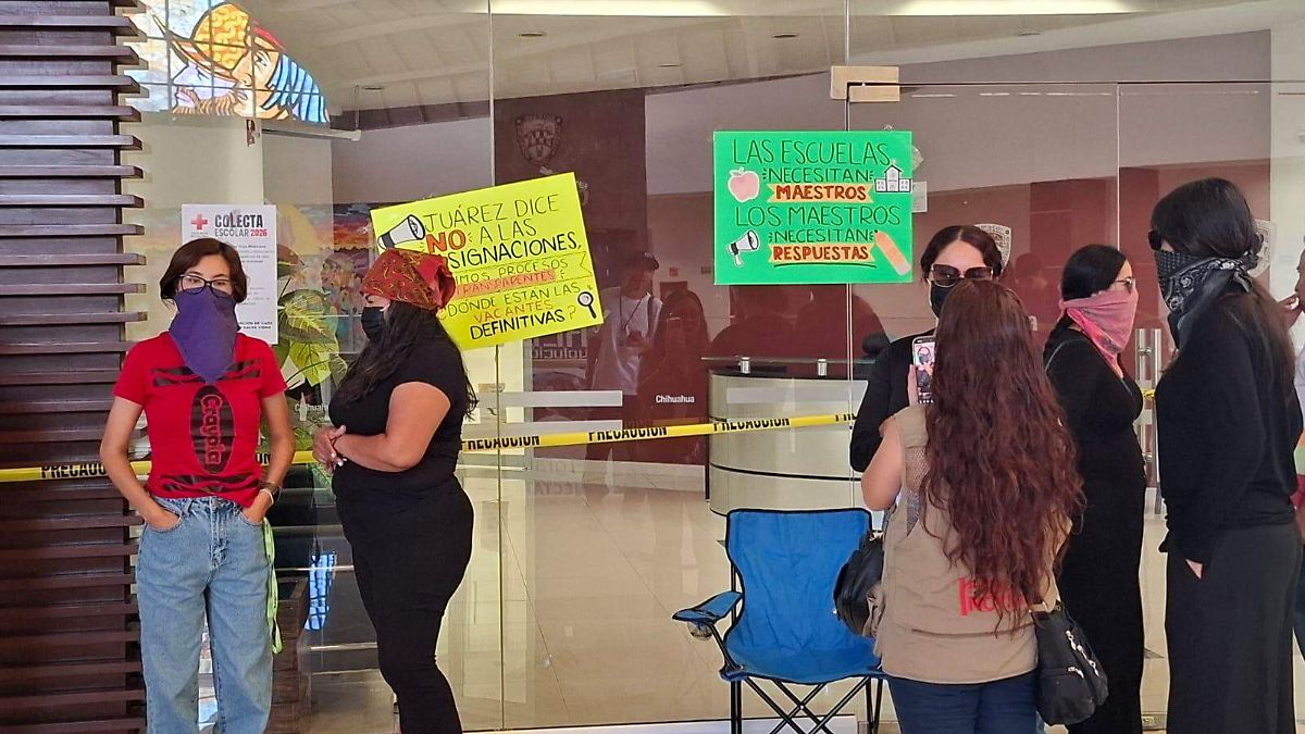 Maestros interinos en Ciudad Juárez exigen transparencia en plazas y pagos