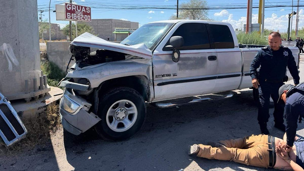 Detienen a conductor tras persecución y doble choque en Ciudad Juárez