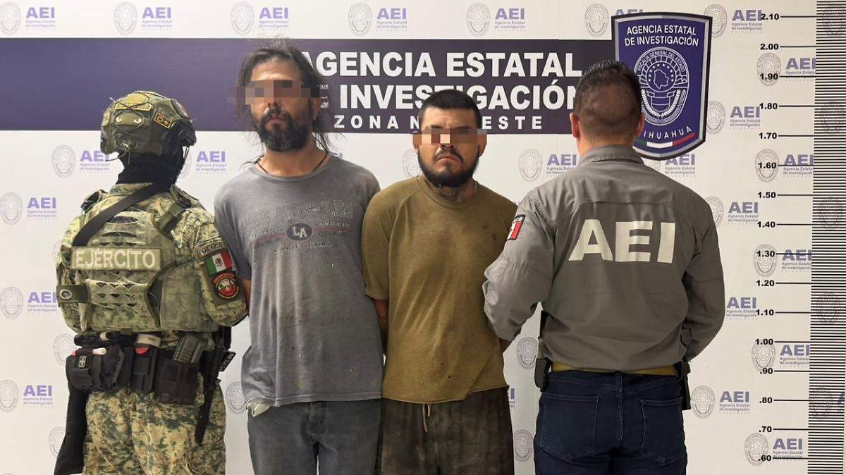 Capturan a dos hombres en Galeana con droga, cartuchos y un arma de utilería