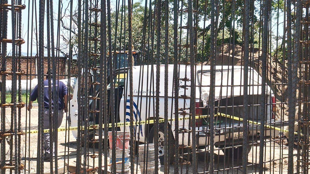 Muere trabajador sepultado tras derrumbe en obra del SIAPA en Tlaquepaque