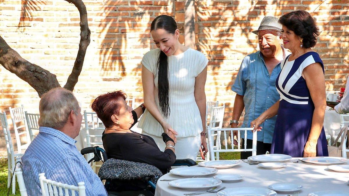 Entregan más de seis mil apoyos sociales a familias vulnerables en Puerto Vallarta