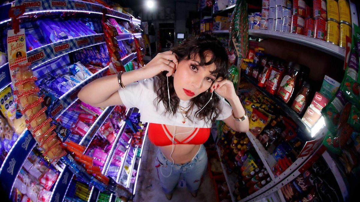 Marissa Mur evoluciona su propuesta musical bajo el concepto 'La Niña del Desierto'