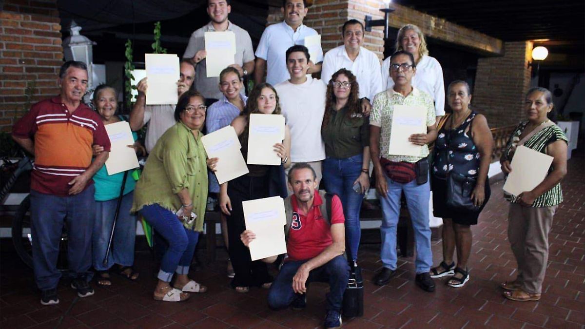 Otorgan contratos de concesión a locatarios del Mercado Las Américas en Puerto Vallarta