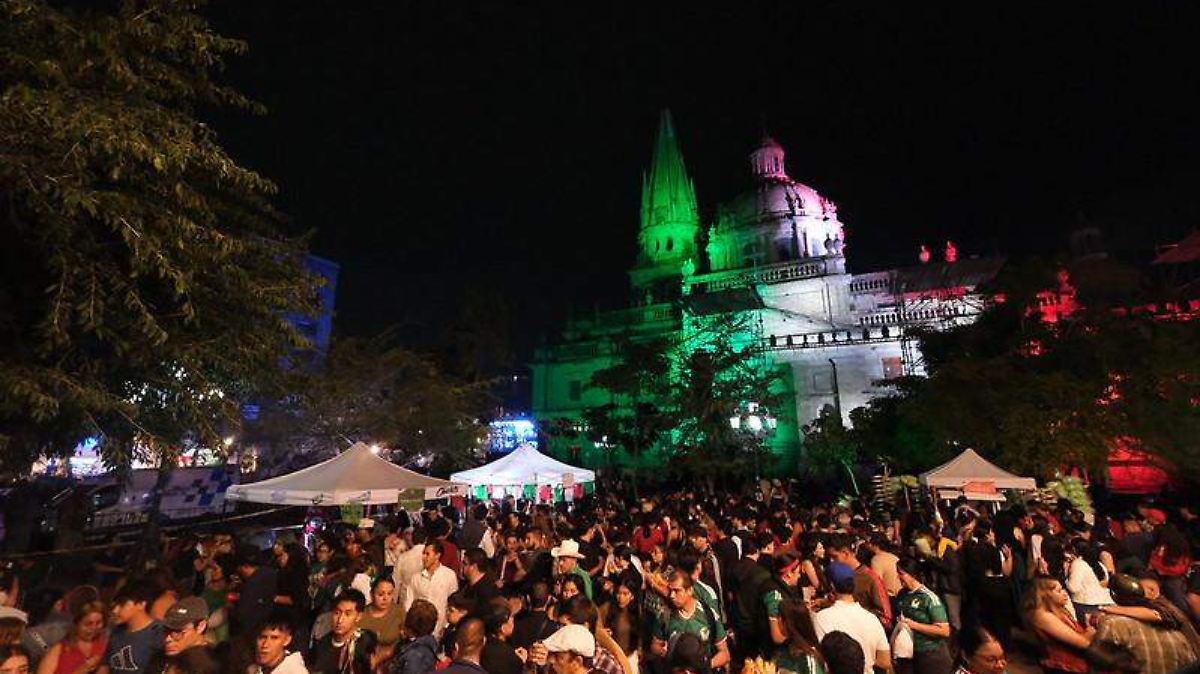 Celebraciones patrias en Guadalajara dejan 25 toneladas de residuos en el Centro Histórico