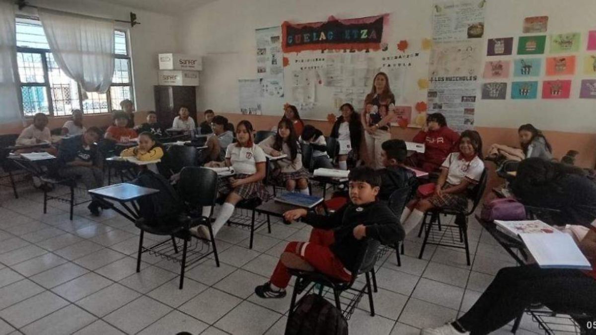 Congreso de Jalisco evaluará restricciones al uso de teléfonos móviles en planteles escolares