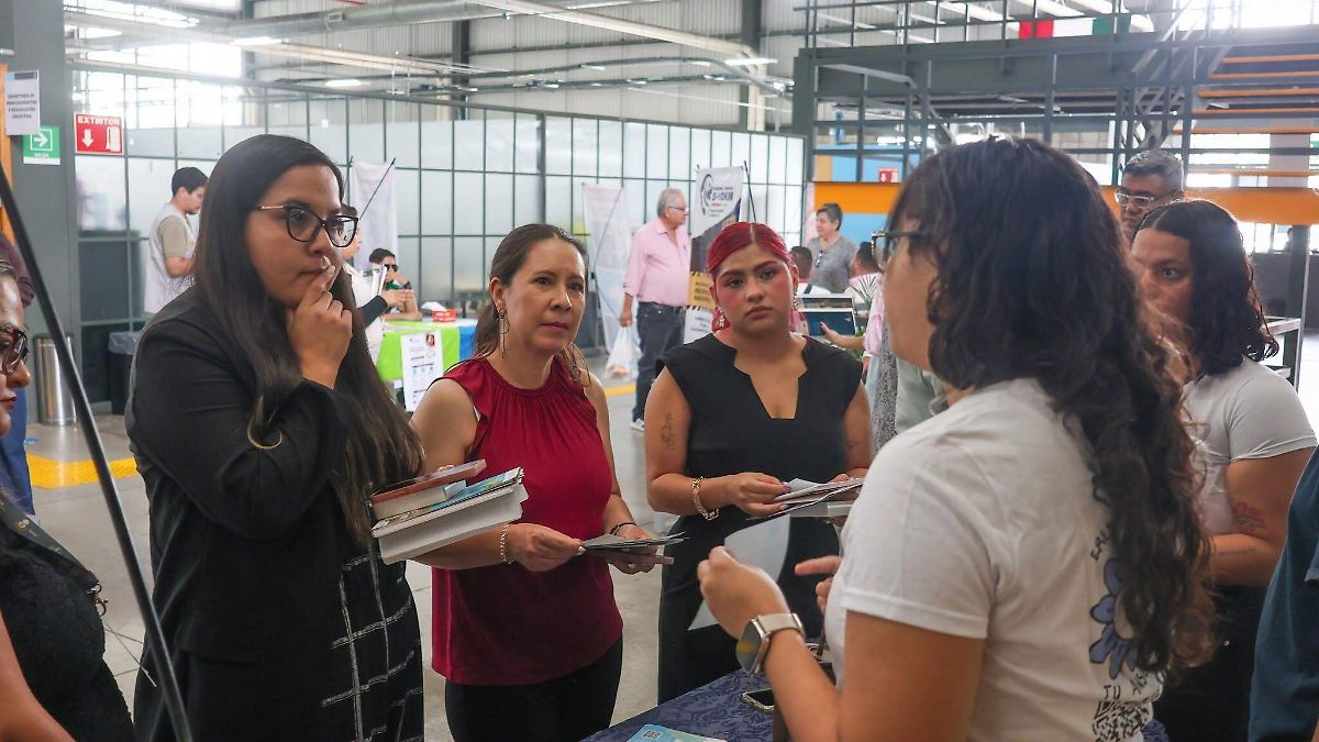 Jalisco lanza convocatoria de 300 becas para impulsar el talento femenino en tecnología