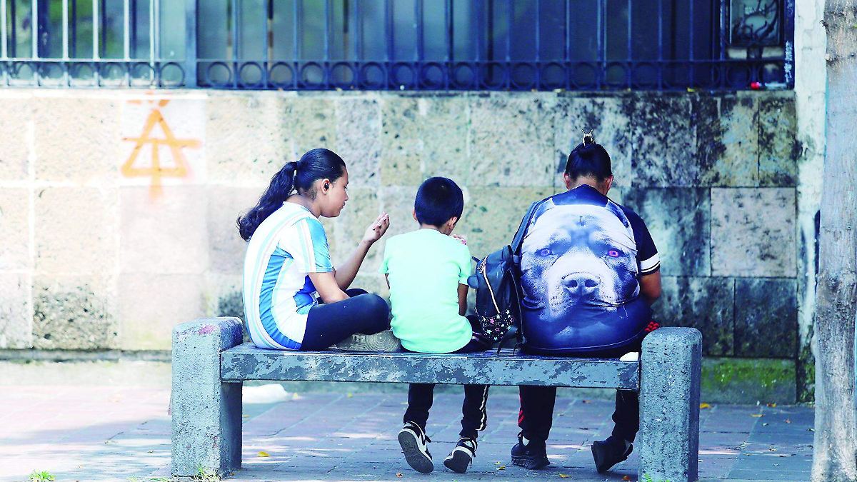 Crisis en Jalisco: casi 3 mil menores esperan una familia de acogida ante la falta de hogares certificados
