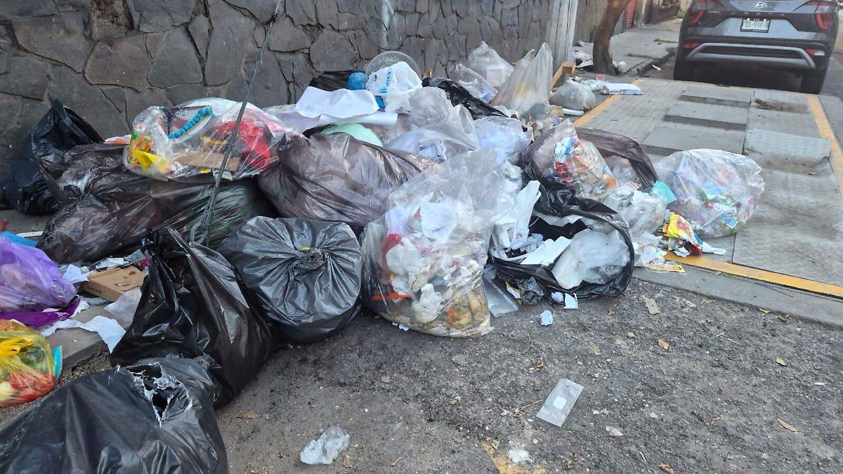 Persiste crisis de basura en Guadalajara tras retiro de Puntos Limpios