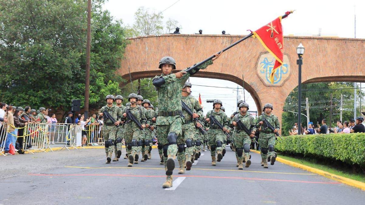 Tlaquepaque concluye festejos patrios con desfile ante más de 3 mil 500 asistentes