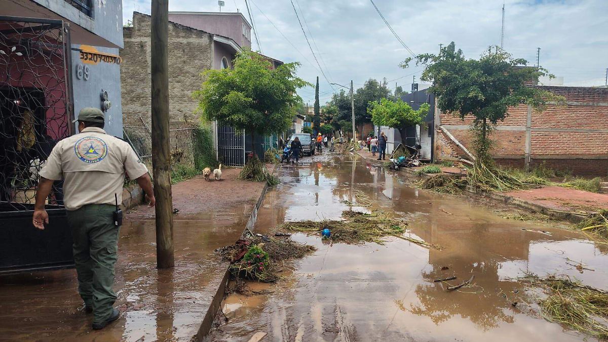 Inician censo casa por casa para entregar apoyos a afectados por inundación en Zapotlanejo