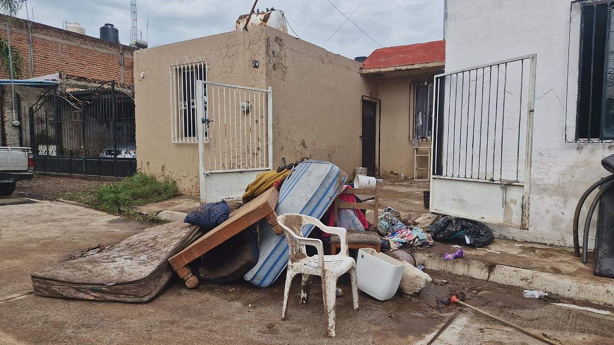 Zapotlanejo enfrenta labores de limpieza tras inundaciones que afectaron viviendas