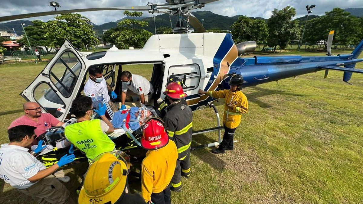 Trasladan vía aérea a hombre en estado crítico tras accidente en Tomatlán, Jalisco