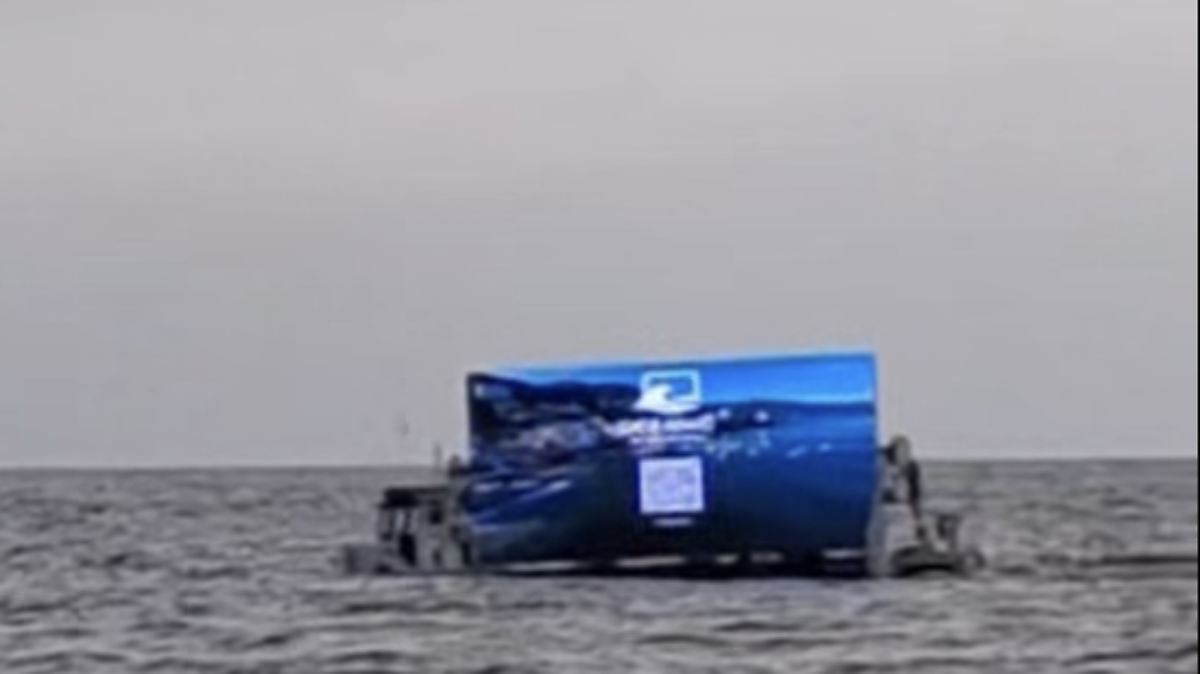 Instalación de pantalla gigante en Puerto Vallarta genera exigencia de revisión federal