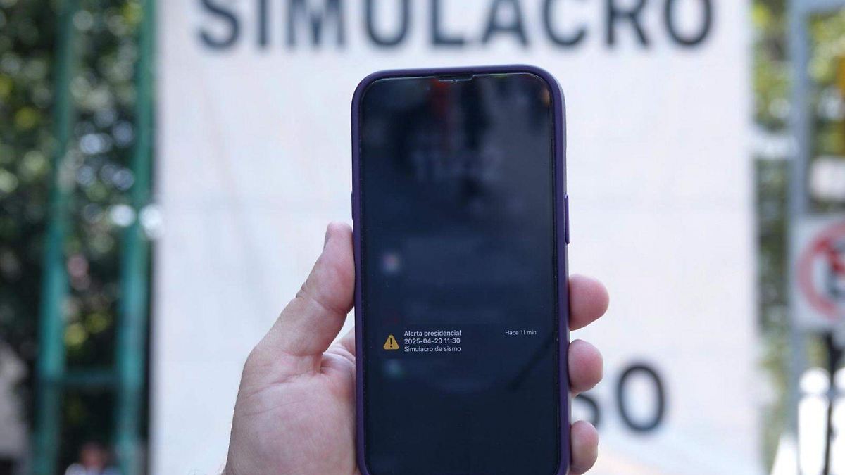 Celulares en México integrarán alertas tempranas por huracanes e inundaciones
