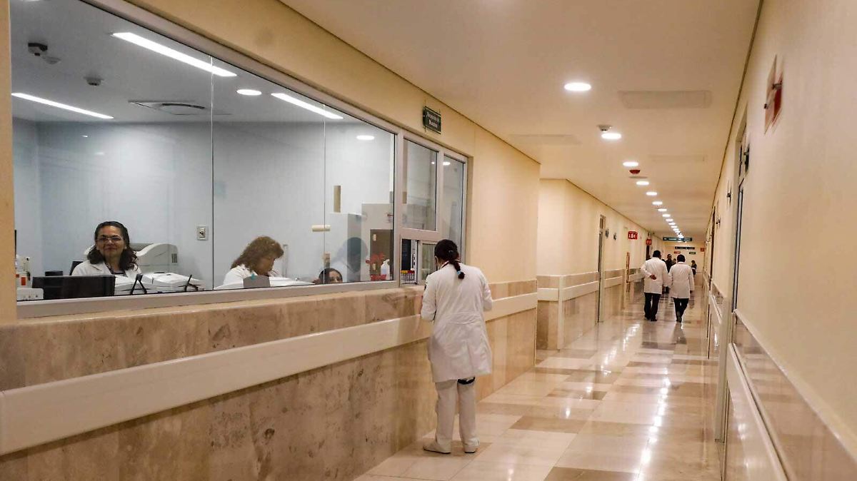 Alerta sanitaria en el Hospital General: 135 médicos afectados por brote de salmonelosis