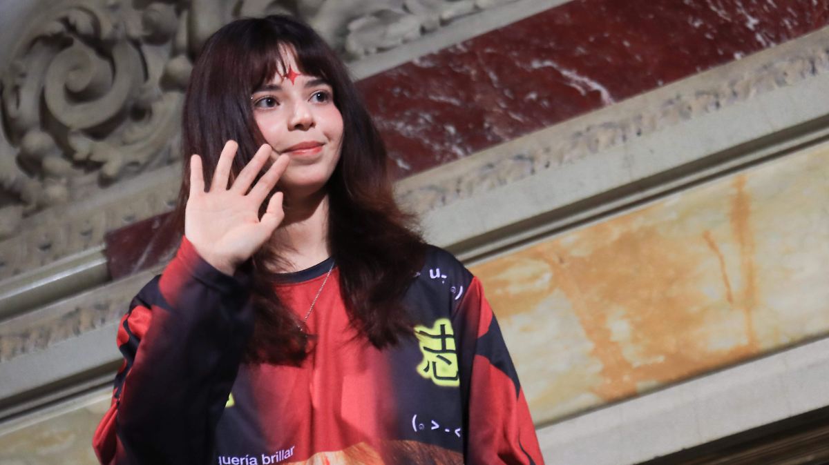 Bratty se prepara para su segundo concierto en el Teatro Metropólitan con el álbum HOSHI