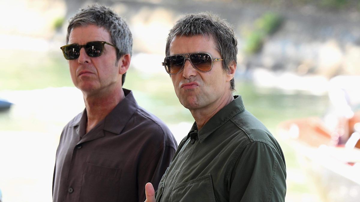 Los hermanos Gallagher conquistan Venecia con el documental de su gira de reconciliación