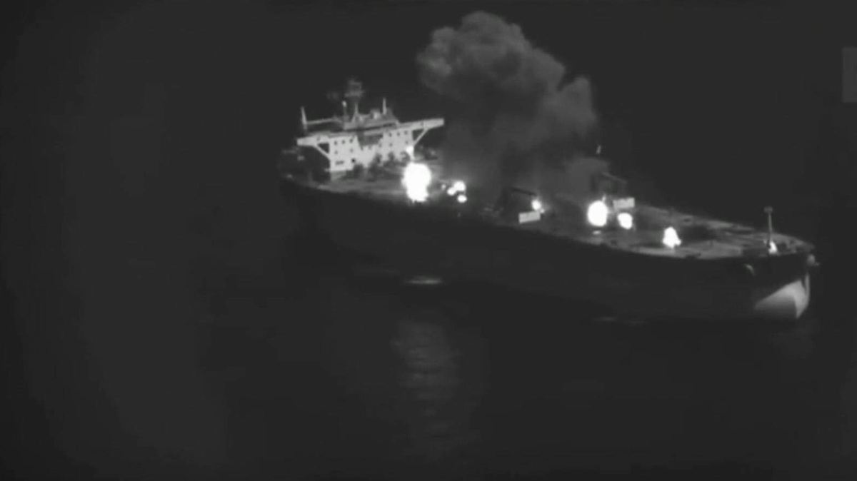 Irán lanza ofensiva contra buques de la Armada de Estados Unidos en el Estrecho de Ormuz