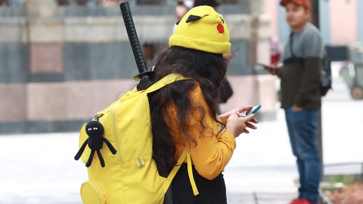 Asociación Mexicana de Internet alerta sobre rezago digital ante prohibición de celulares en aulas