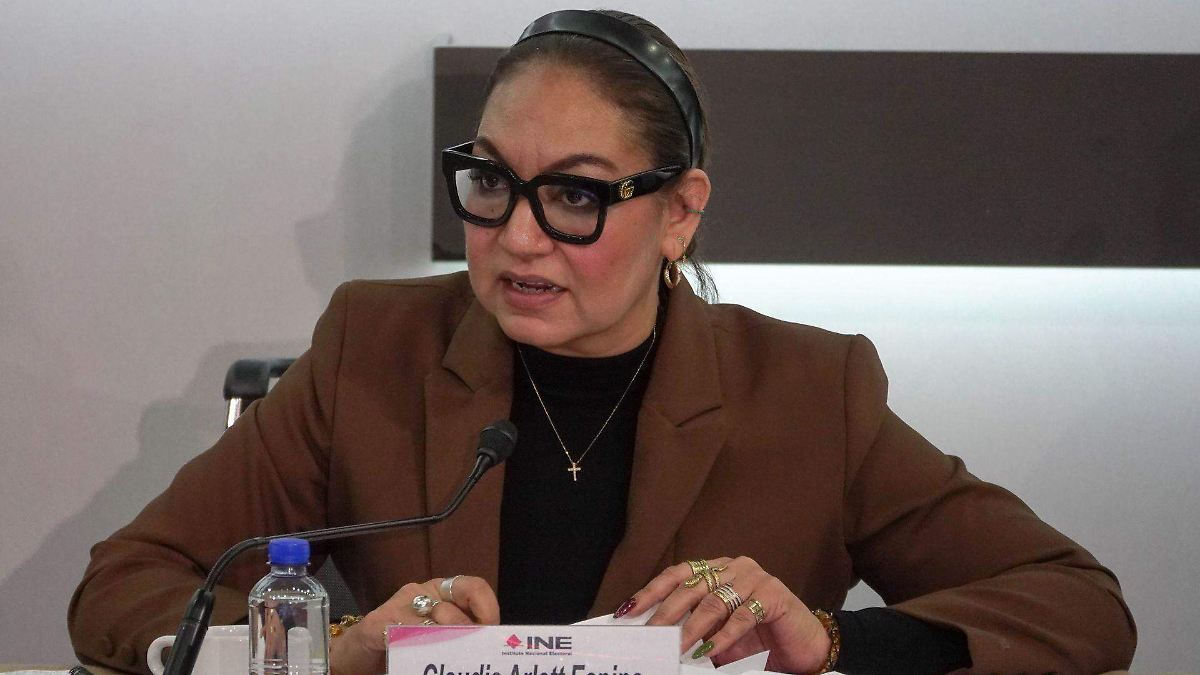 Renuncia Claudia Arlett Espino a la Secretaría Ejecutiva del INE previo al inicio del proceso electoral