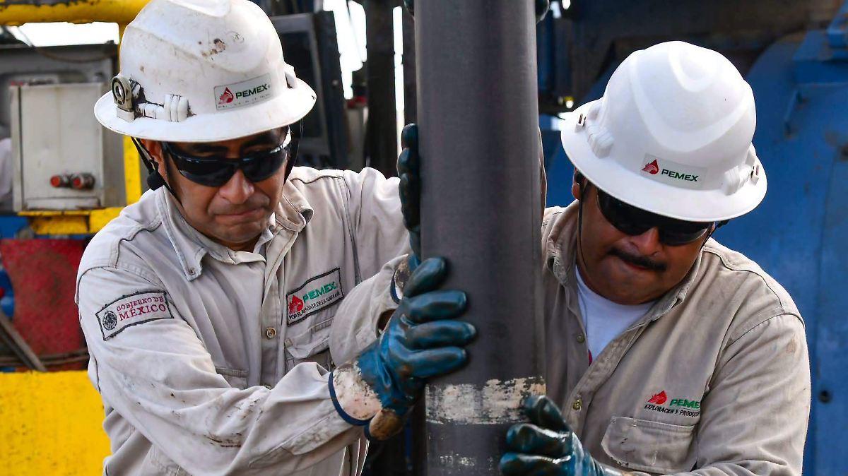 Pensiones y deuda pública superarán la inversión de Pemex y CFE en 2027