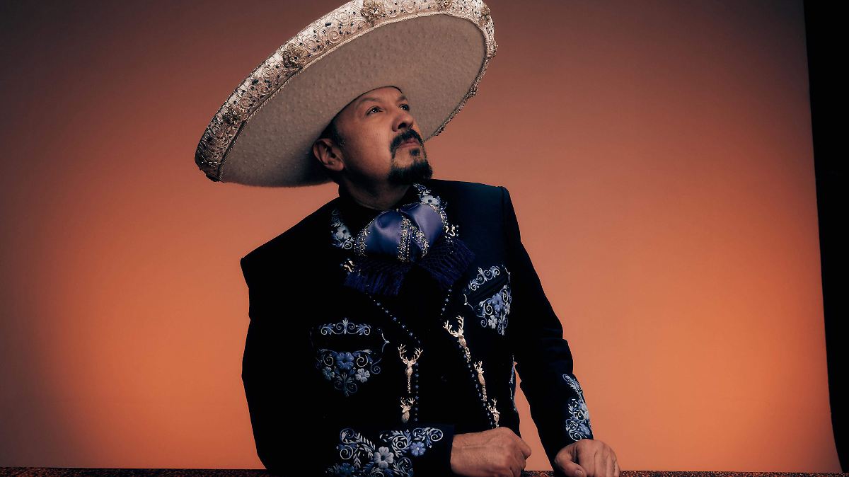 Pepe Aguilar reafirma su compromiso con la identidad musical de México