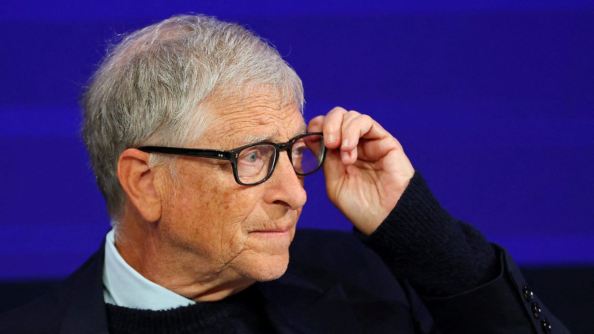 Bill Gates propone frenar el desarrollo de la IA ante riesgos de avances descontrolados
