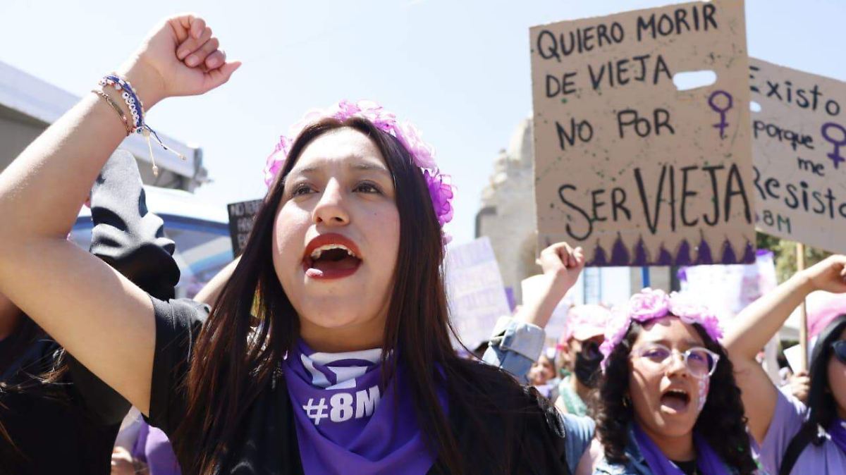 El INE adopta la paleta cromática del feminismo: una historia de un siglo