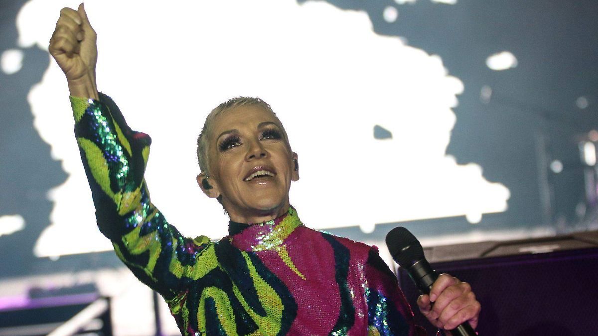 Ana Torroja conmemora el Día de la Independencia en el Centro Histórico de la CDMX