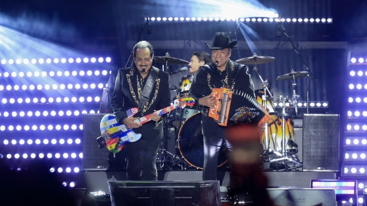 Los Tigres del Norte celebran las fiestas patrias en la alcaldía Venustiano Carranza