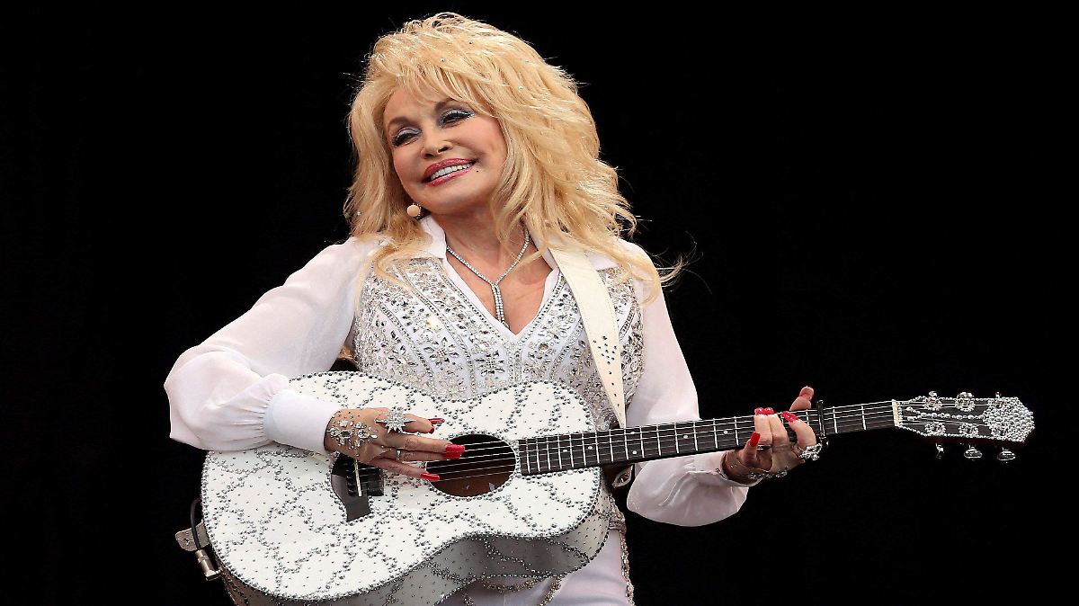 California instituye el 25 de septiembre como el día oficial de Dolly Parton