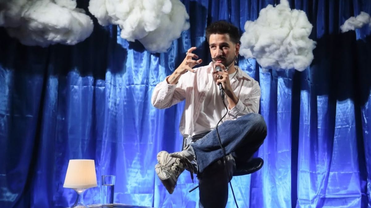Camilo lanza su quinto álbum de estudio dedicado a sus hijas Índigo y Amaranto