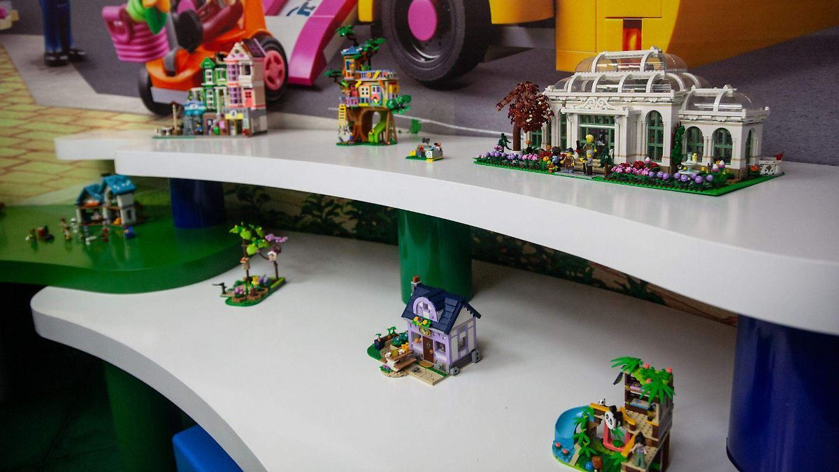 Lego inyectará 400 mdd en Nuevo León y generará mil 300 empleos