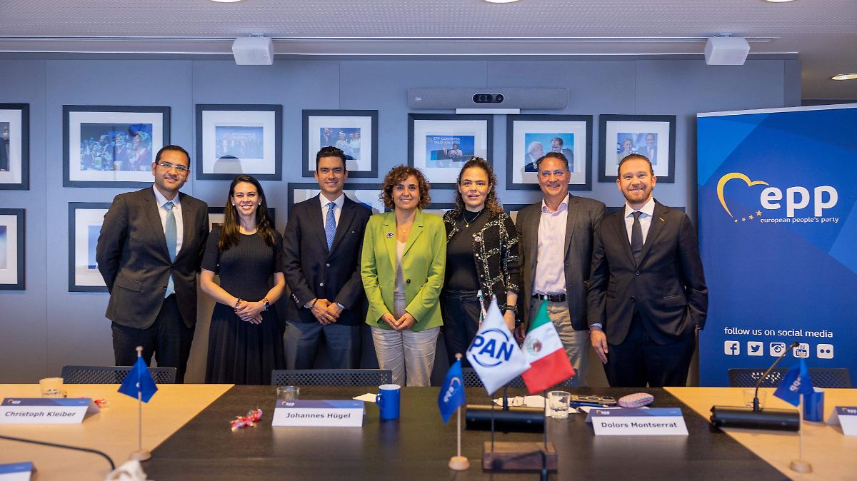 El PAN escala denuncias por espionaje a periodistas ante la Comisión Europea