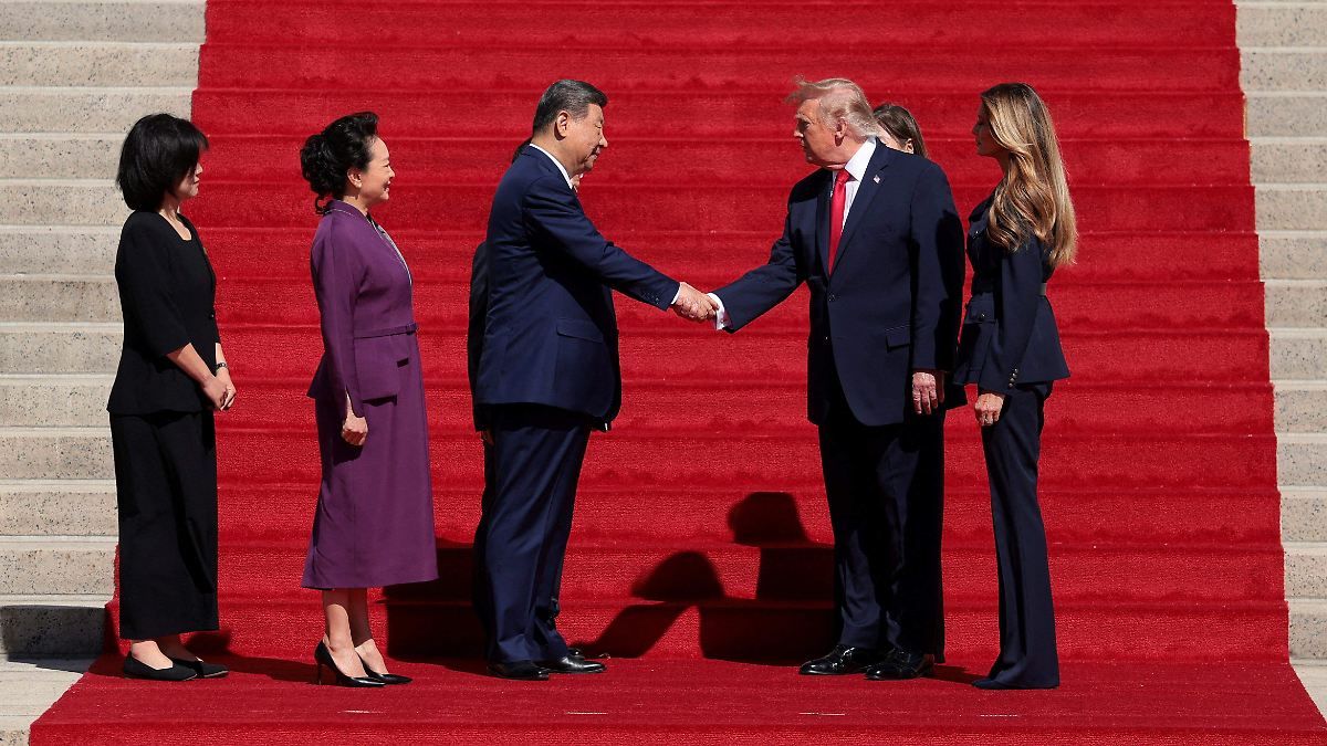 Estados Unidos y China acuerdan reducir aranceles por 30 mil millones de dólares e inician diálogo sobre IA