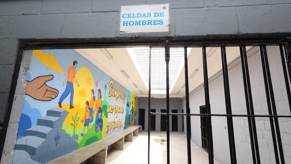Tampico invierte cerca de 2 millones de pesos en la remodelación de su barandilla municipal