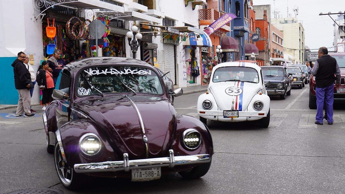 El dilema de asegurar autos antiguos en Tampico: ¿Cuándo las aseguradoras declaran pérdida total?