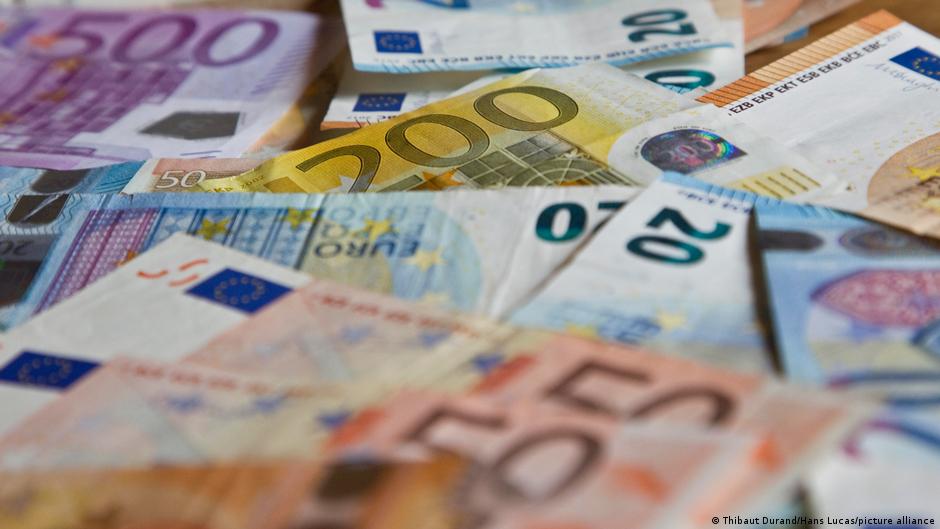 Francia proyecta niveles récord de deuda pública para 2026 y 2027