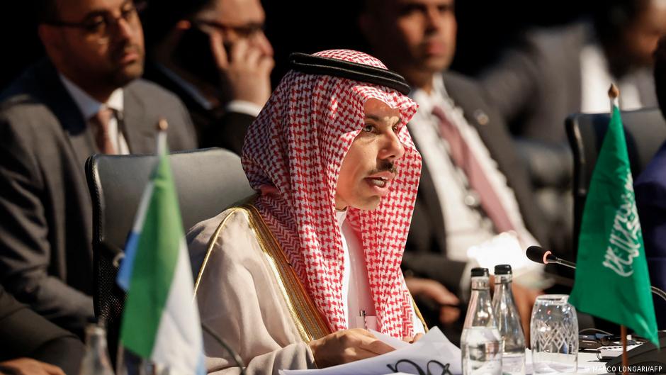 Arabia Saudita urge a la comunidad internacional a garantizar la libertad de navegación en Ormuz