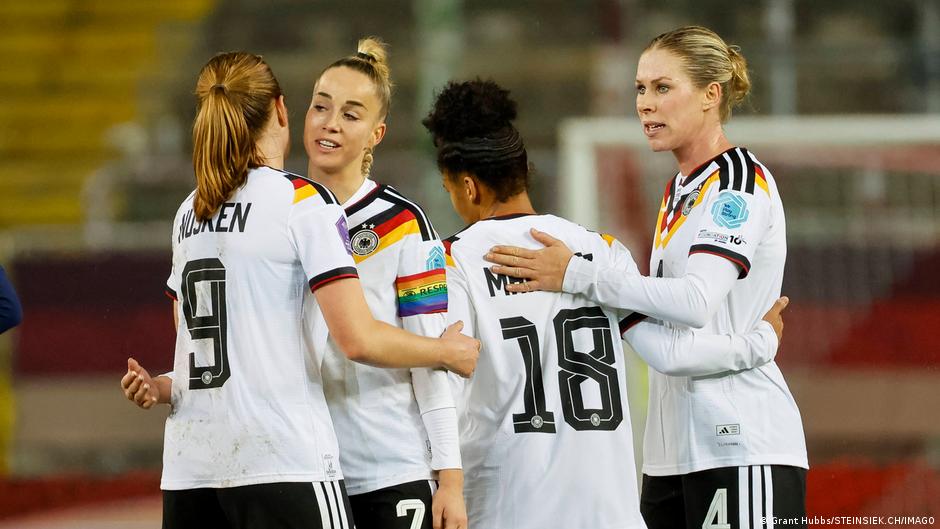 Celia Sasic impulsa la profesionalización del fútbol femenino en Alemania